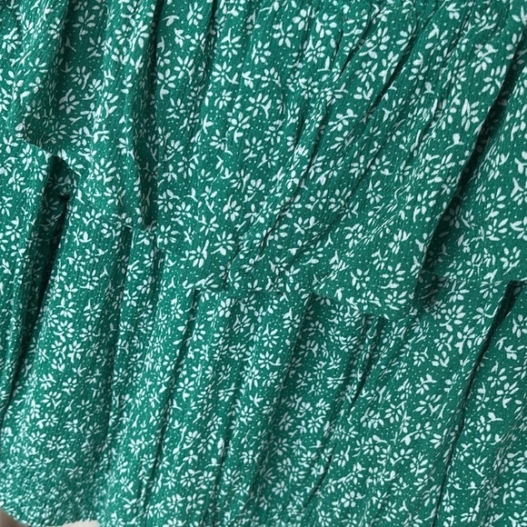 Hollister Green w/ White Floral Ruffle Crop Top Off the Shoulder Blouse Viscose - Picture 14 of 15